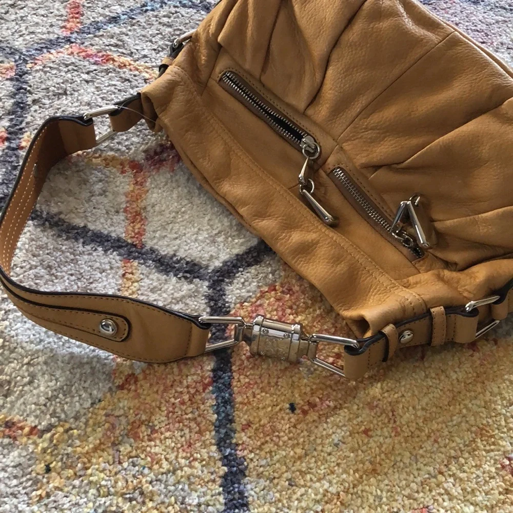 B. Makowsky Purse - Picture 4 of 11